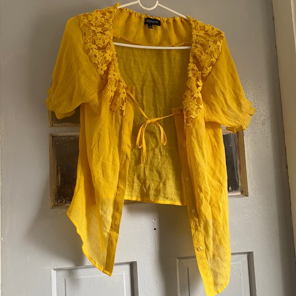 Yellow Flower Pattern Dress Shirt with Lace Front